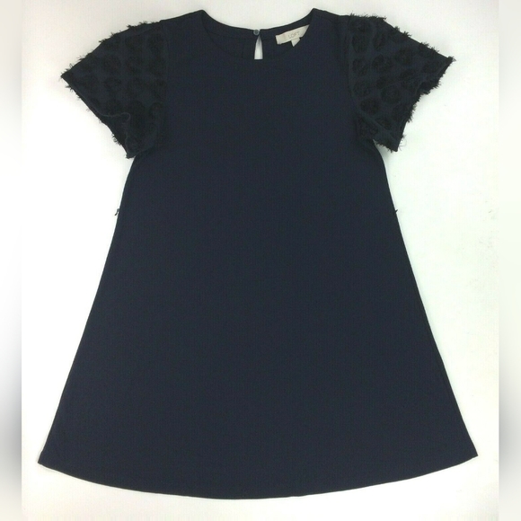 Short sleeve dress with 4d embellishments - Picture 3 of 7